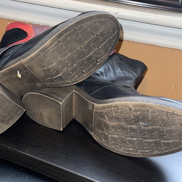 Boots - Picture 5 of 7